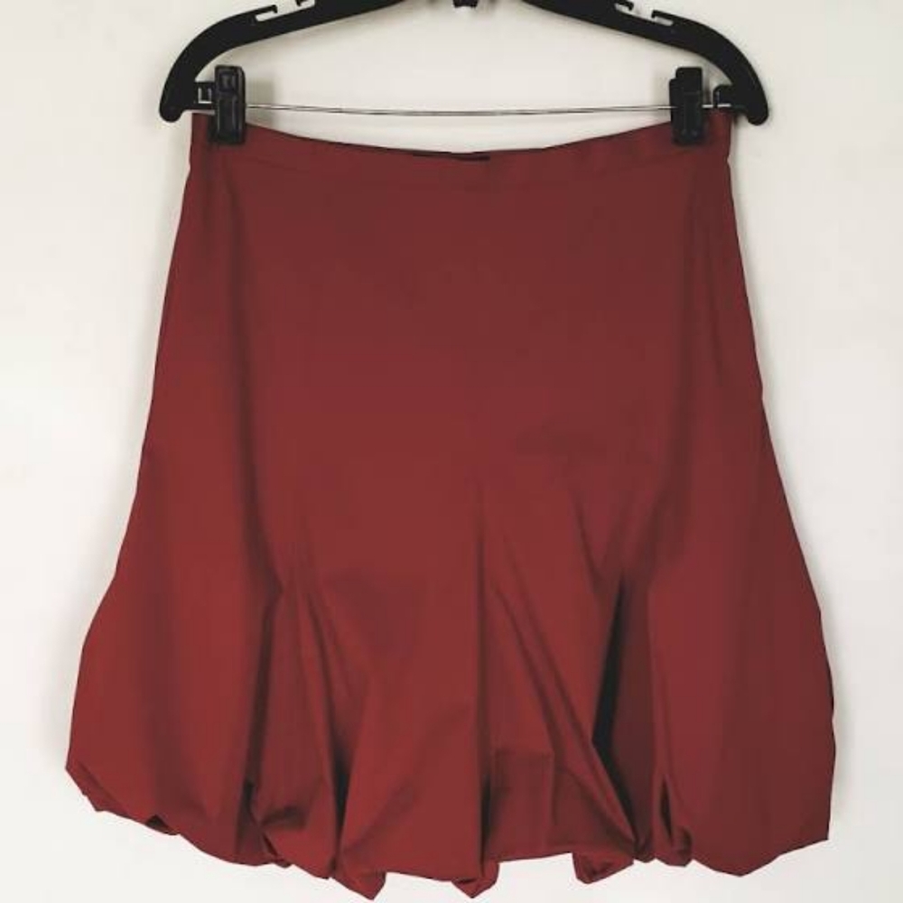EUC BCBGMAXAZRIA bubble skirt  chili  size 8
